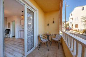 Apartments with a parking space Kastel Novi, Kastela - 22592